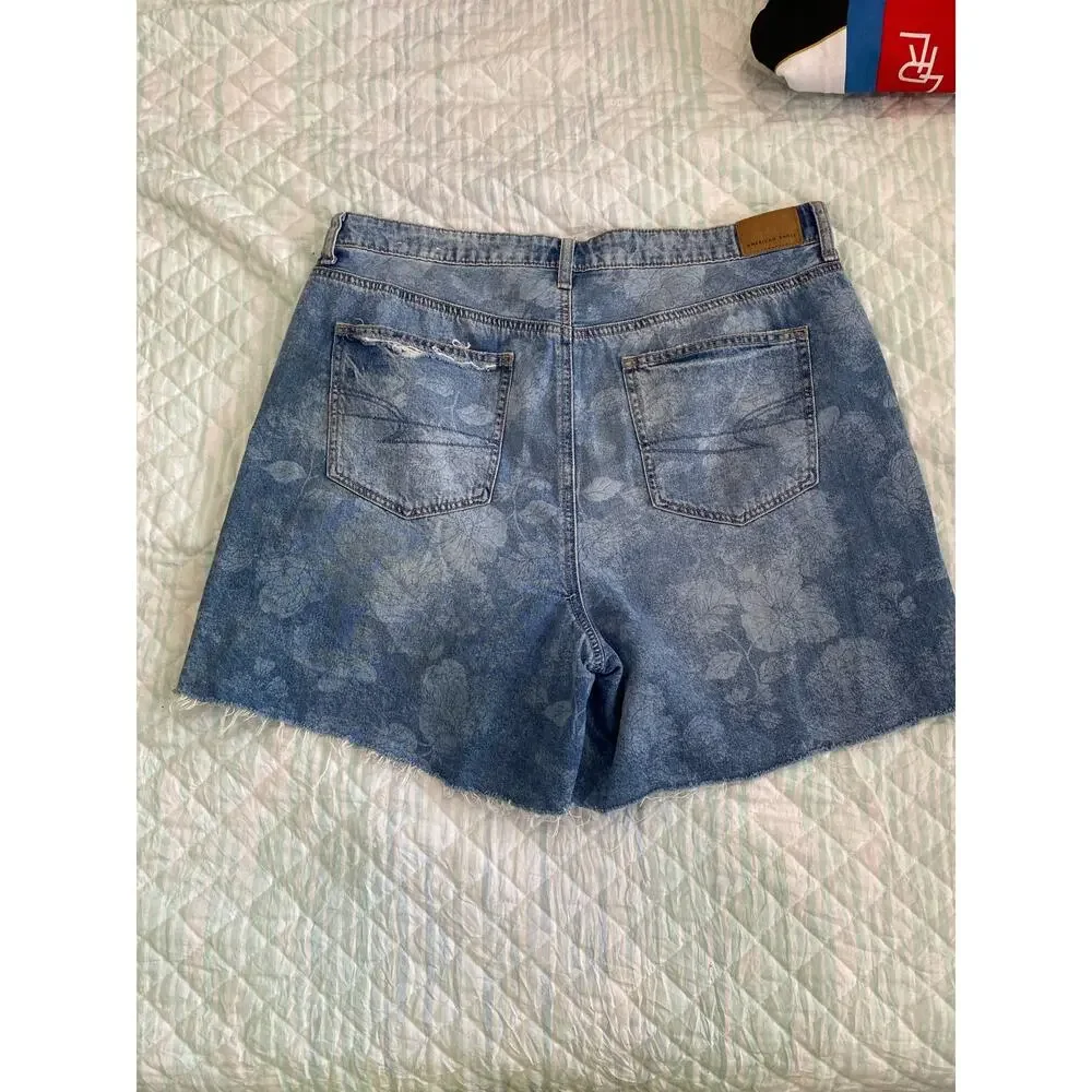 American eagle Women's High Waisted Denim Shorts Size 14